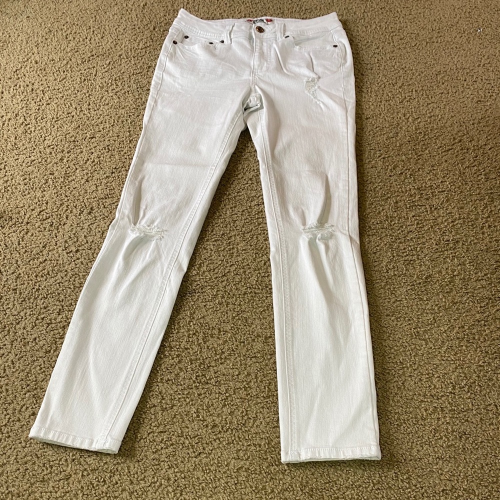 White Ripped (STYLED) Skinny Jeans